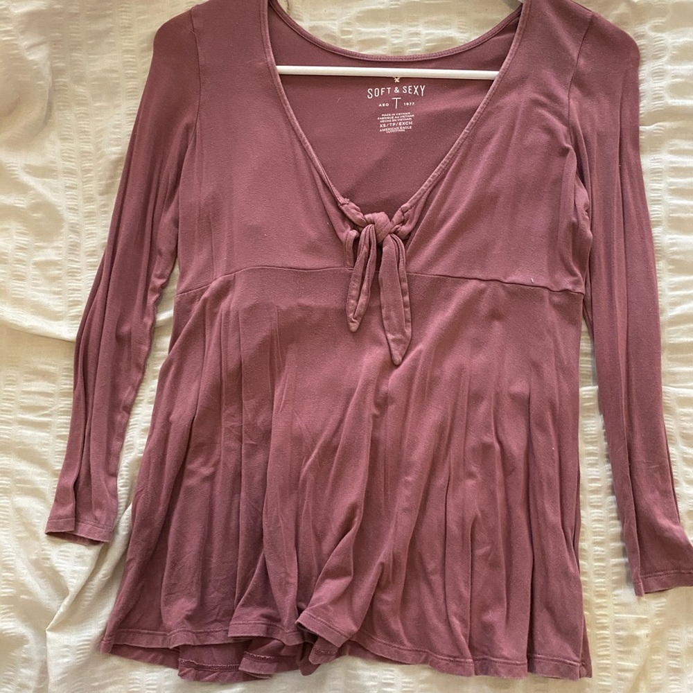 Soft and sexy American eagle blouse